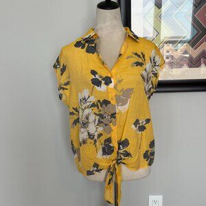 NWOT Blousology Yellow Floral Button-down Shirt M